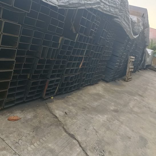 Thép hộp chữ nhật đen 30x90