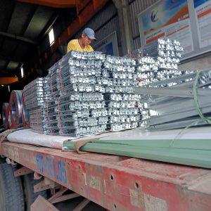 Dịch vụ cán tôn tại công trình, cán tôn cliplock tại chân công trình