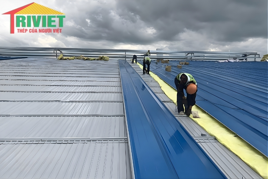 Bảng Báo Giá Tôn Cliplock Việt Nhật Uy Tín, Giá Ưu Đãi Nhất Năm 2026 9 Lỗi Thường Gặp Khi Lợp Seamlock